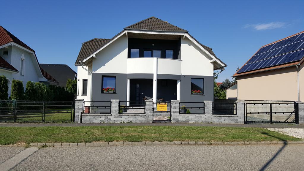 Honfoglalas Apartment Bük Екстериор снимка